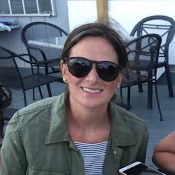 Meet your Posher, Lizza - Picture 1 of 1